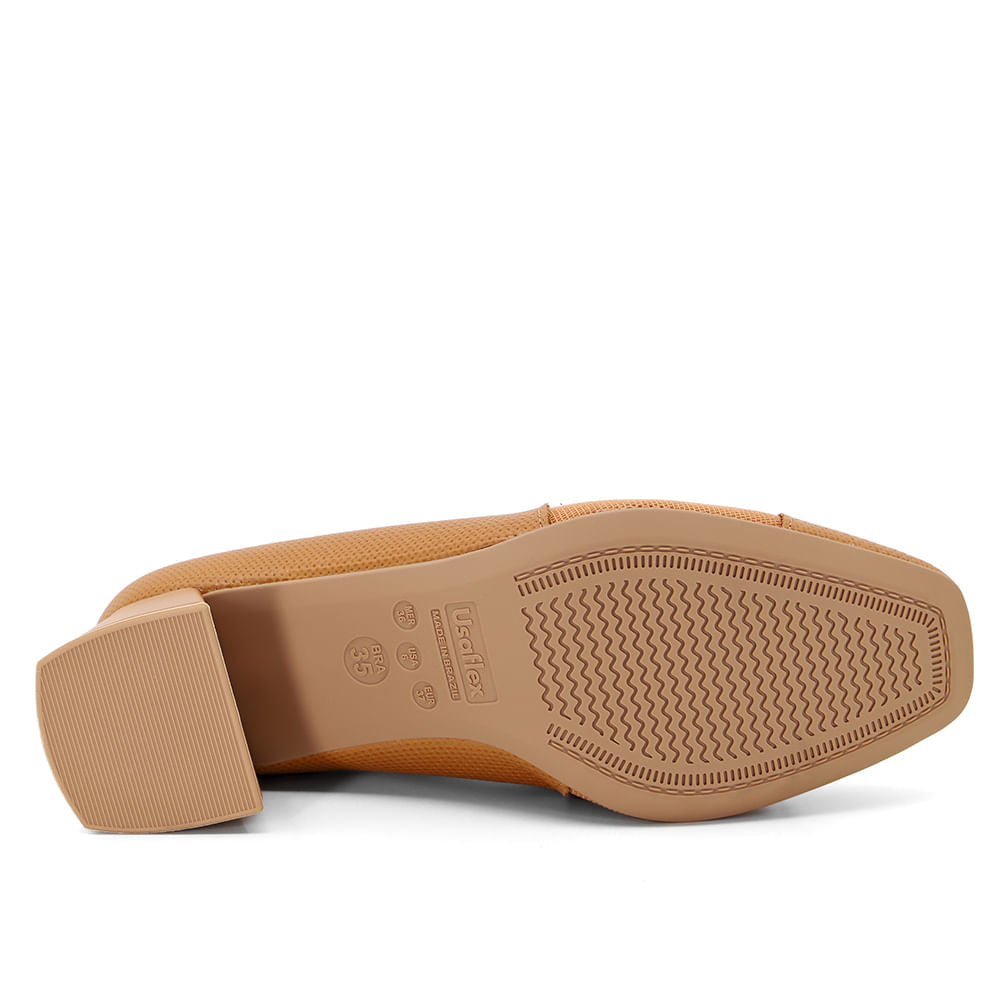 Scarpin Marrom Salto Bloco Couro Tressê Monograma